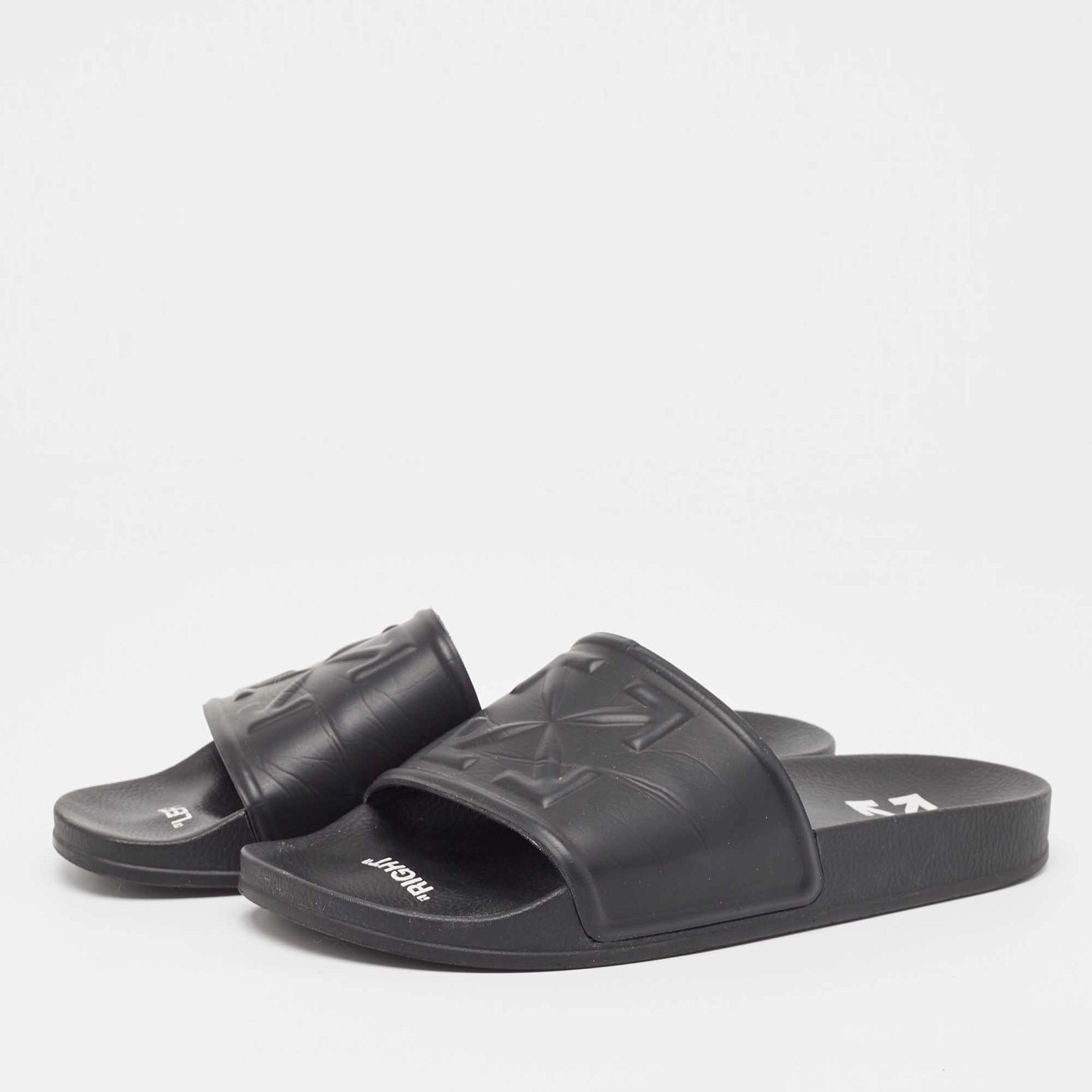 Black Rubber Arrow Pool Slides 1