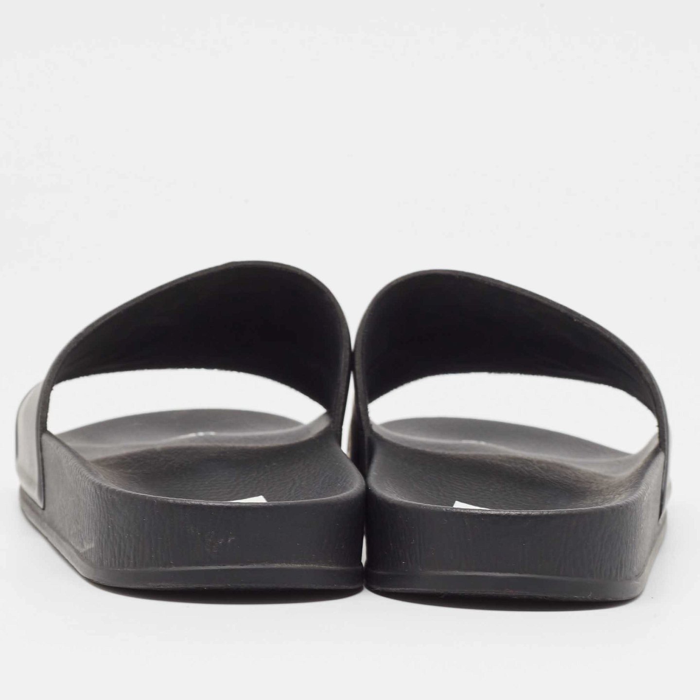 Black Rubber Arrow Pool Slides 5
