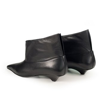 KITTY LEATHER ANKLE BOOTS