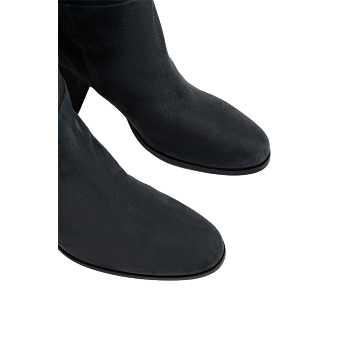 ZOE GRAIN NUBUCK BOOT