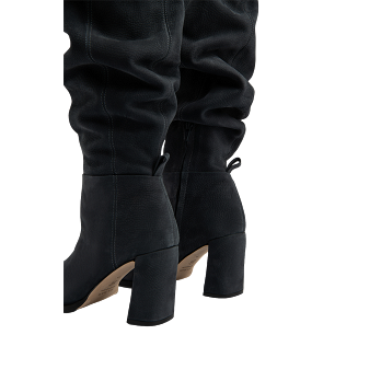 ZOE GRAIN NUBUCK BOOT